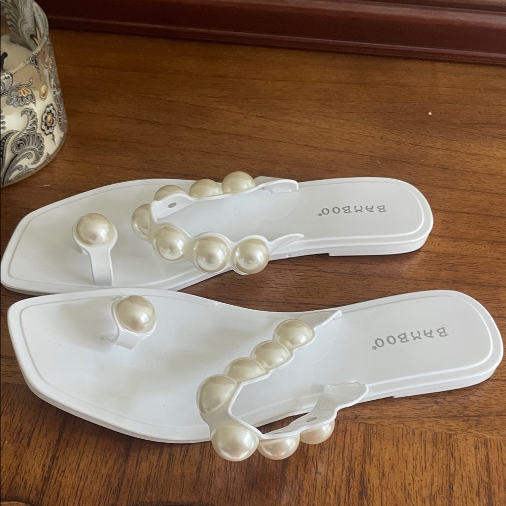 BAMBOO White Sandals with Pearl Accents